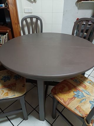 Mesa extensible+ 4 sillas+ fundas+ mantel teflón