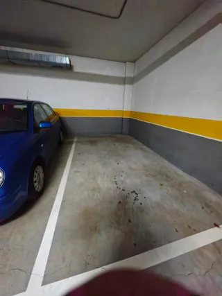 Se alquila plaza de garaje rua Budapest santiago