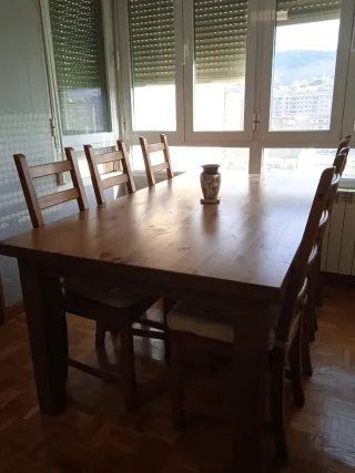 Mesa de comedor con 6 sillas