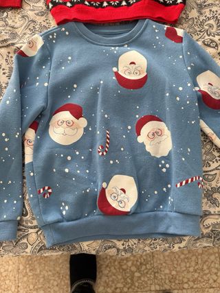 Lote 2 maglie natalizie Pokémon e Babbo Natale taglia 6-7