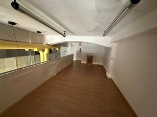 Local comercial en venta en Gamonal en Burgos