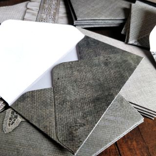 Sobres pequeños hechos a mano