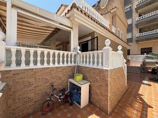 Casa adosada en venta en Urbanizaciones en Guardamar del Segura