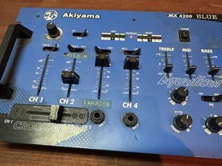 Mesa de mezclas Akiyama MX 4200 Blue