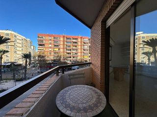 Piso en alquiler en Benalúa en Alicante