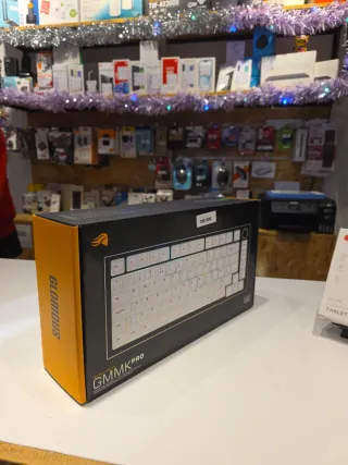Teclado Mecánico Glorious GMMK PRO
