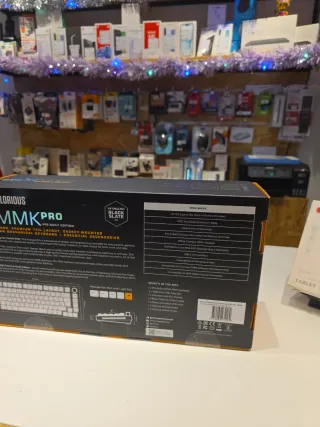 Teclado Mecánico Glorious GMMK PRO