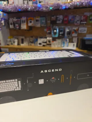 Teclado Mecánico Glorious GMMK PRO