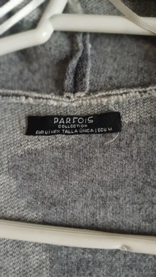 Chaqueta Parfois con capucha y cremallera