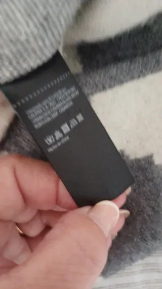 Chaqueta Parfois con capucha y cremallera