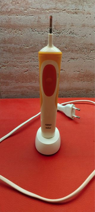 Base cargador cepillo eléctrico Oral B Braun