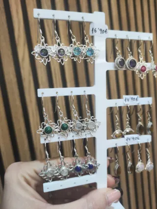 Pendientes nudo de brujas plata de ley con mineral