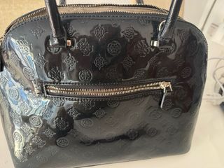 Bolso Guess Charol Negro