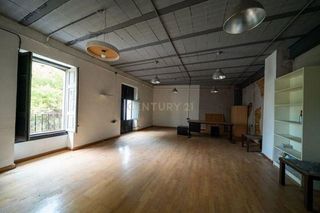 Edificio en venta en El Castell en Burjassot