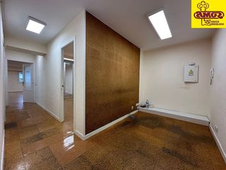 Oficina en venta en Ensanche - Sar en Santiago de Compostela