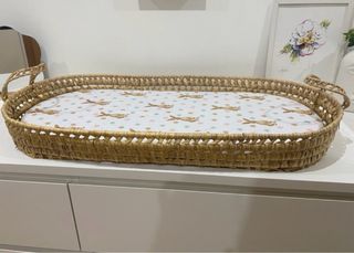 Cambiador bebé mimbre con funda de regalo