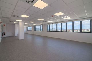 Oficina en alquiler en Sant Just Desvern