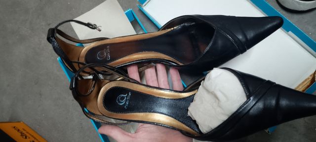 Zapatos de tacón negros para mujer