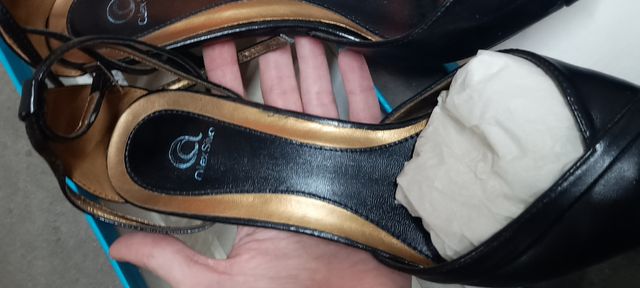 Zapatos de tacón negros para mujer