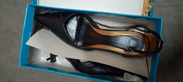 Zapatos de tacón negros para mujer