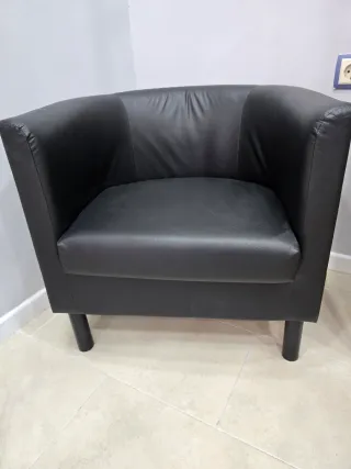 2 Poltrone Nere in Pelle Sintetica