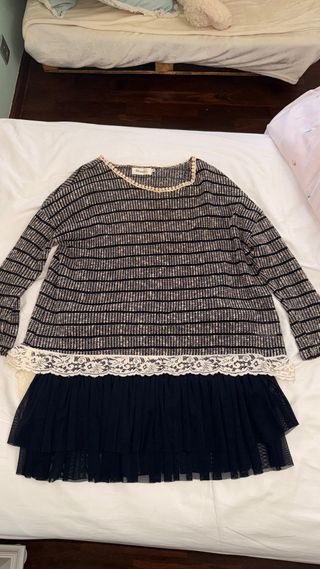 Vestido largo con encaje y tul