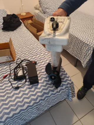 Kayak Amarillo con Asiento y Baterías