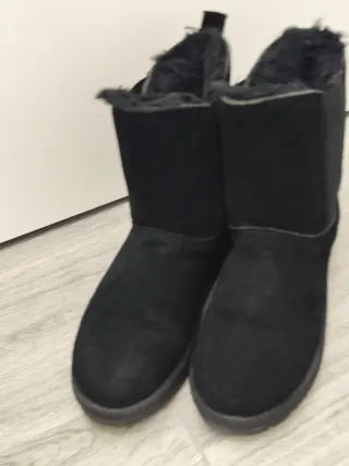 Botas negras de ante con forro de pelo