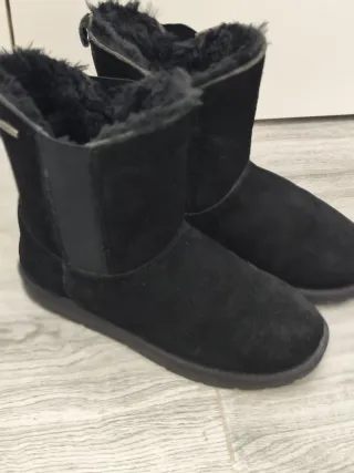 Botas negras de ante con forro de pelo