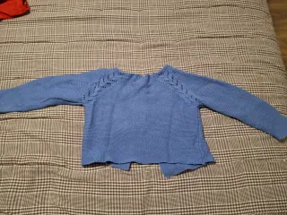 Rebeca azul de punto