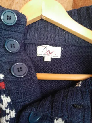 Jersey de lana azul con estampado