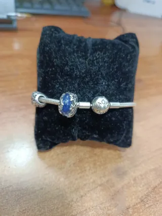 Pulsera Pandora con 2 charms