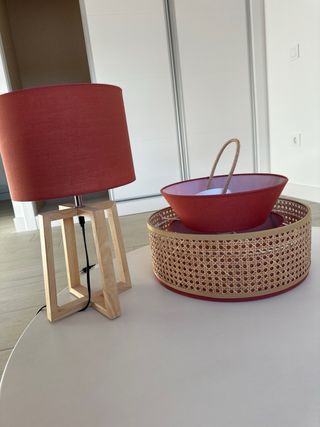 Lámpara de mesa madera y tela + lámpara de techo