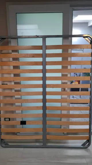 Rete più materasso matrimoniale con doghe in legn