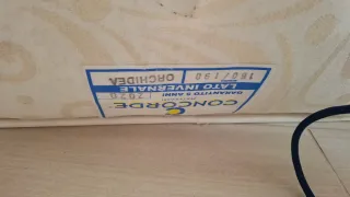 Rete più materasso matrimoniale con doghe in legn