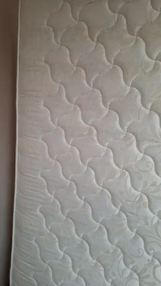 Rete più materasso matrimoniale con doghe in legn