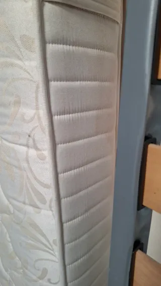 Rete più materasso matrimoniale con doghe in legn