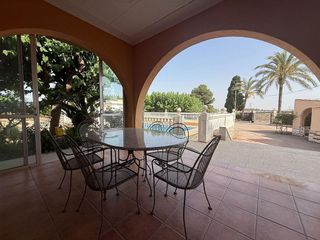 Chalet en venta en Novelda