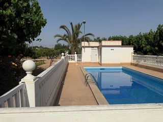 Chalet en venta en Novelda