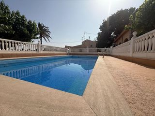 Chalet en venta en Novelda