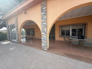 Chalet en venta en Novelda