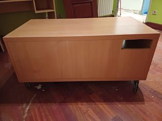 Mueble TV con ruedas