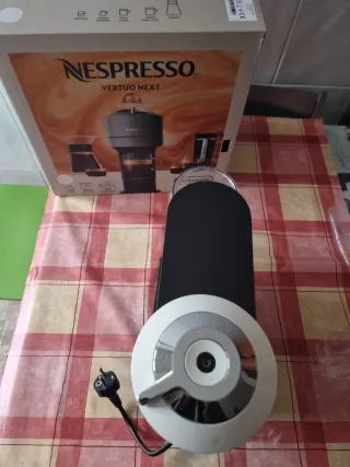 Caf. Nespresso Vertuo Next DeLonghi Nueva sin usar