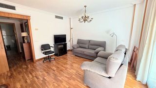 Piso en alquiler en Mercado en Alicante