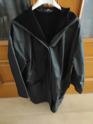 Impermeable negro forrado