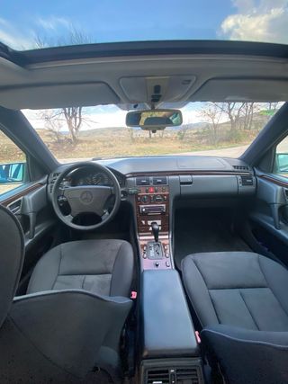 Mercedes-Benz E280 ELEGANCE Automatico