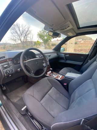 Mercedes-Benz E280 ELEGANCE Automatico