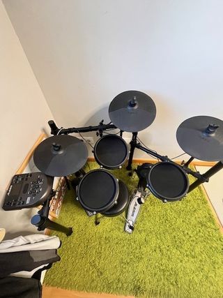 Batería Electrónica Alesis Nitro Completa