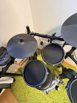 Batería Electrónica Alesis Nitro Completa