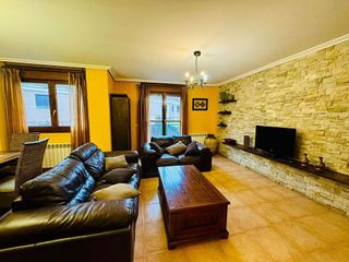 Casa adosada en venta en Cistérniga